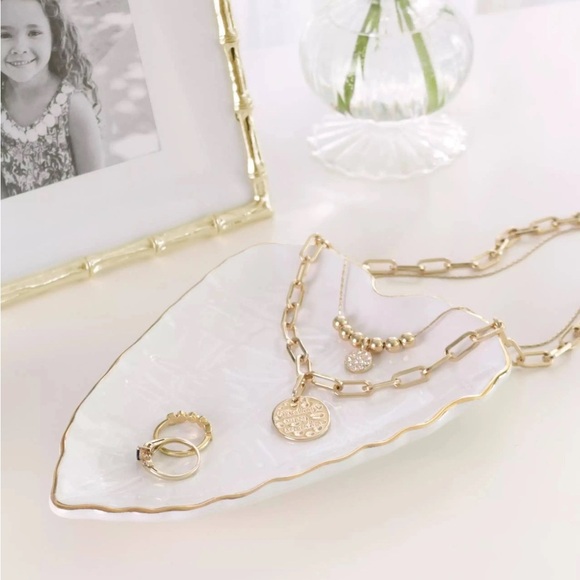 NWT Lilly Pulitzer Bundle Set Leaf Trinket Tray & 4 Pens With Assorted Patterns - Picture 7 of 15